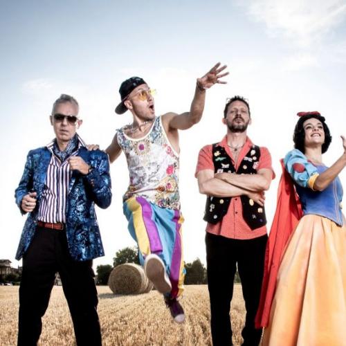 La festa è Fake folk a West End Ricreazioni di quartiere a Udine Ovest