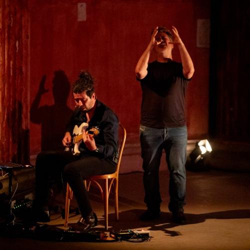 Davide Enia racconta cosa nostra con il nuovo spettacolo Autoritratto 