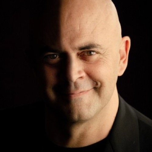 Maurizio Crozza e il suo nuovo show teatrale Fenomeni 23 e 24 ottobre 2009 a Udine per Teatro Contatto