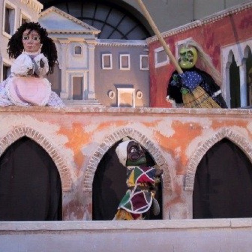 Bambini e famiglie a teatro: Arlecchino e la strega Rosega Ramarri avvincente spettacolo di burattini della celebre compagnia Paolo Papparotto
