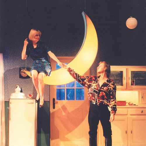 Le ciel est loin la terre aussi