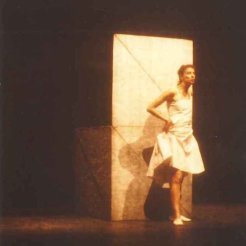 CONTATTO COMICO<br>La stanza dei fiori di China